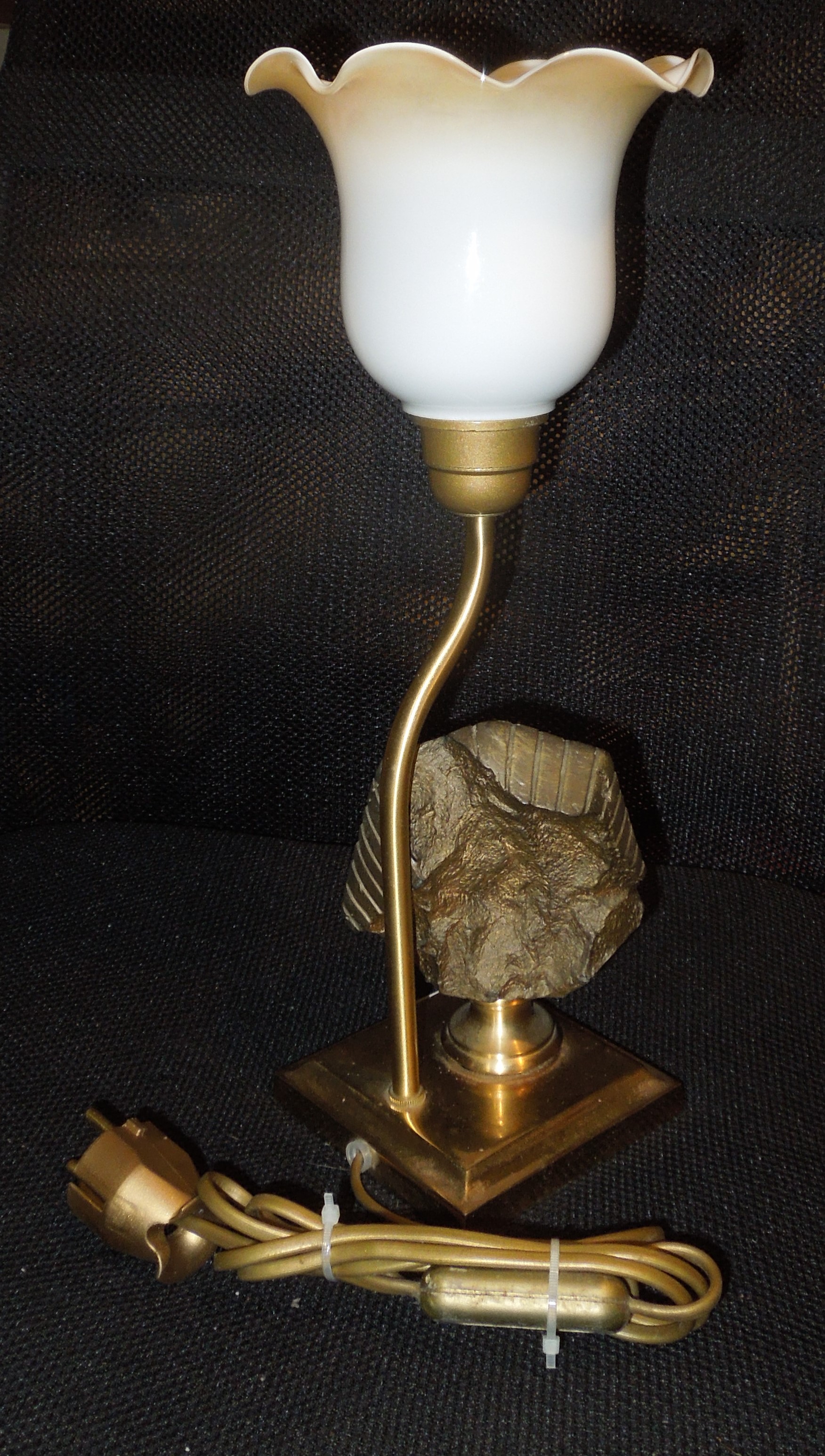 STARÁ STOLNÍ LAMPA MOTIV EGYPT