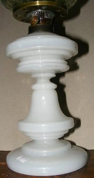 STAROŽITNÁ  PETROLEJOVÁ LAMPA , PETROLEJKA 