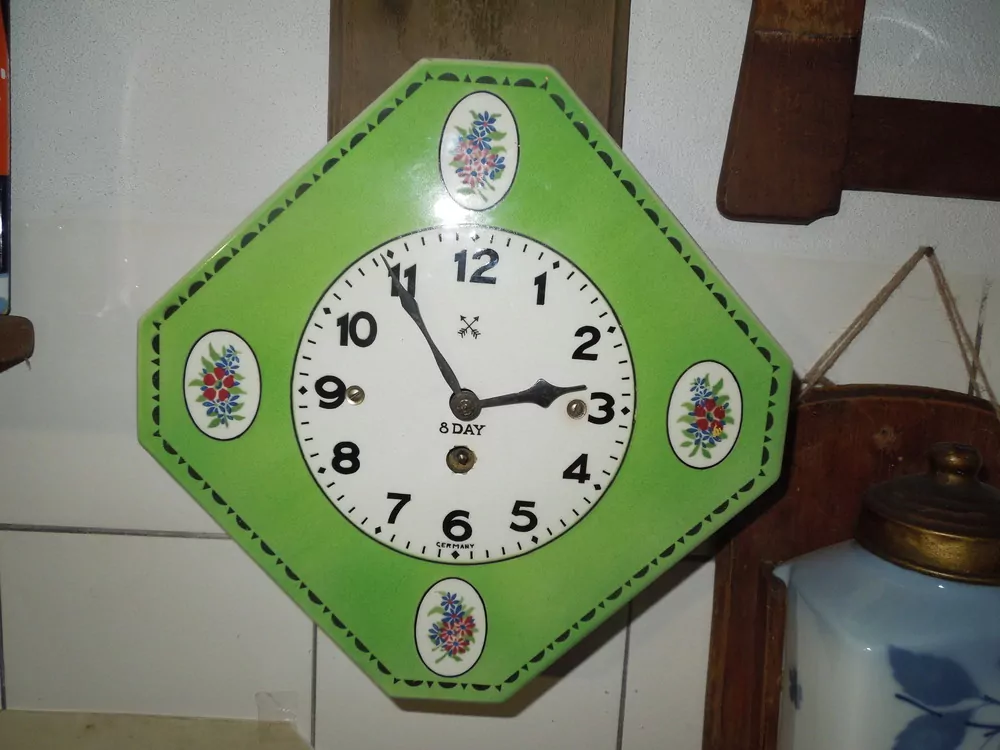 HODINY PORCELÁNOVÉ KUCHYŇSKÉ ZNAČENÉ