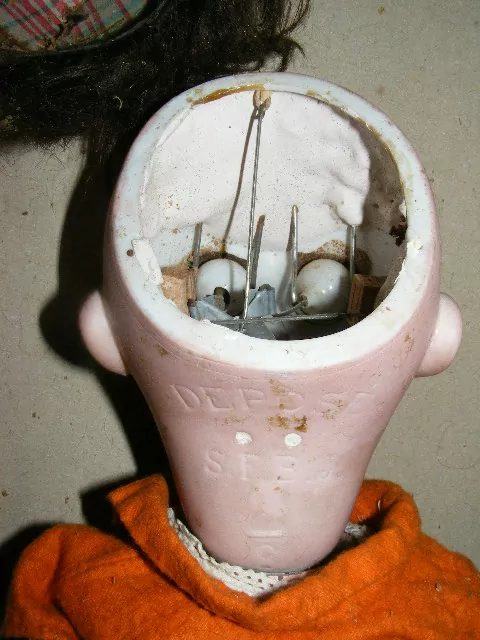 STAROŽITNÁ PANENKA S PORCELÁNOVOU HLAVOU cca 59 cm, zn. DEPOSE