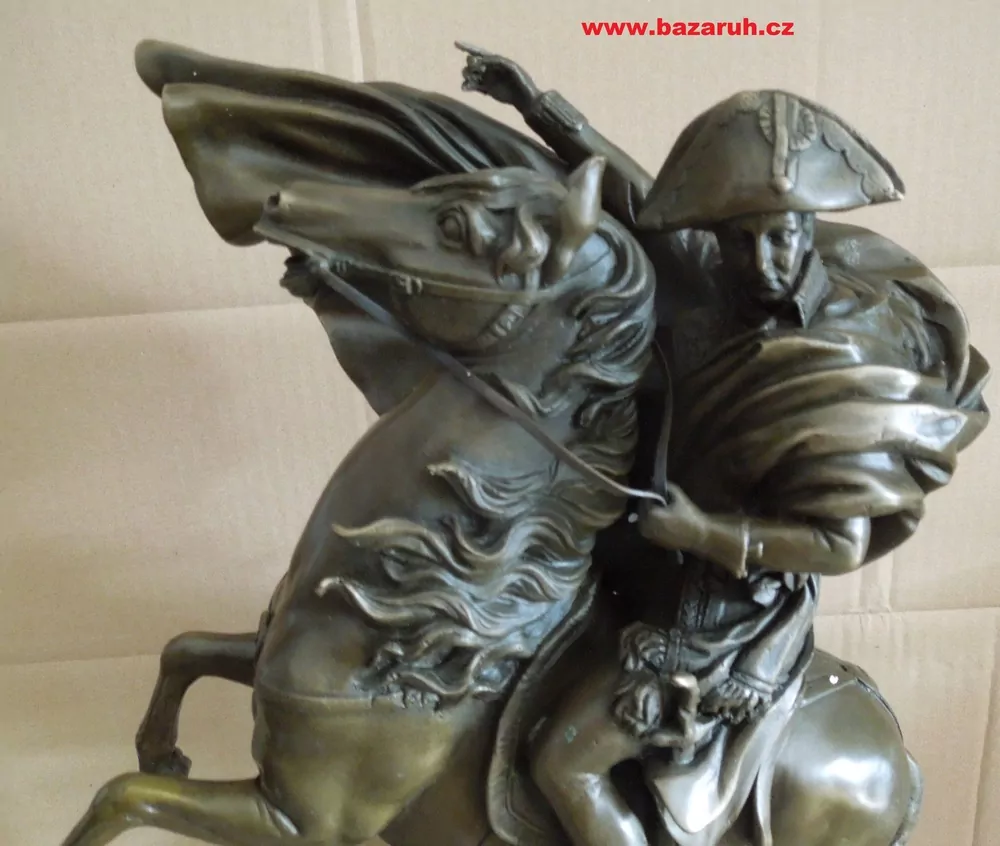BRONZOVÁ SOCHA NAPOLEON NA KONI BRONZ 43,5 CM