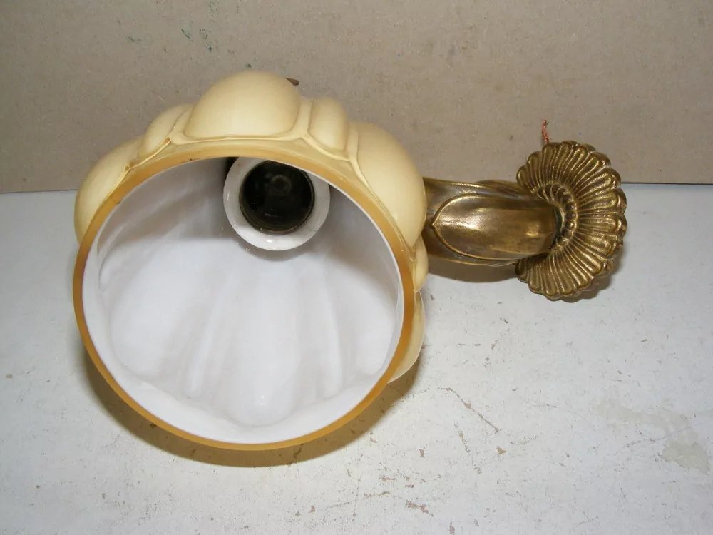 STAROŽITNÁ STOLNÍ LAMPA ,LAMPIČKA ELEKTRICKÁ