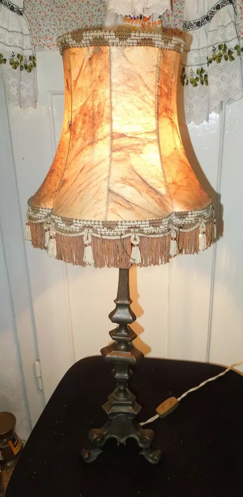 STOLNÍ LAMPA  MOSAZNÁ