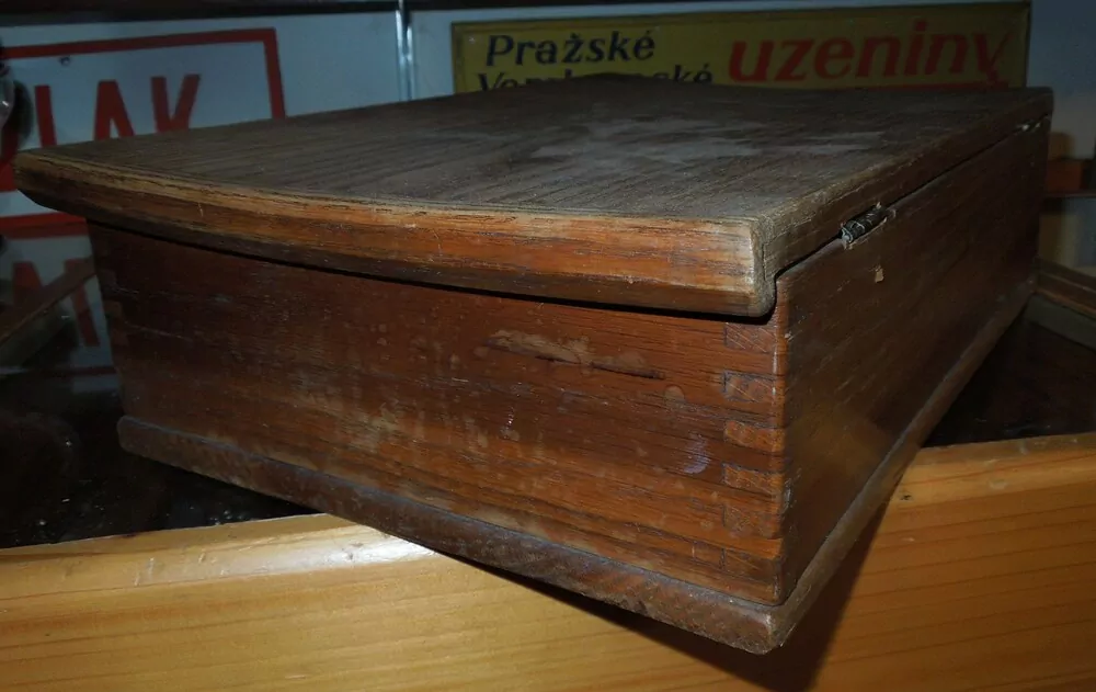 DOZA SKŘÍŇKA ŠPERKOVNICE DŘEVO INTARZIE