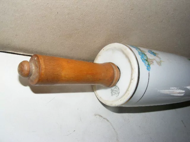 PORCELÁNOVÝ VÁLEČEK POMNĚNKY
