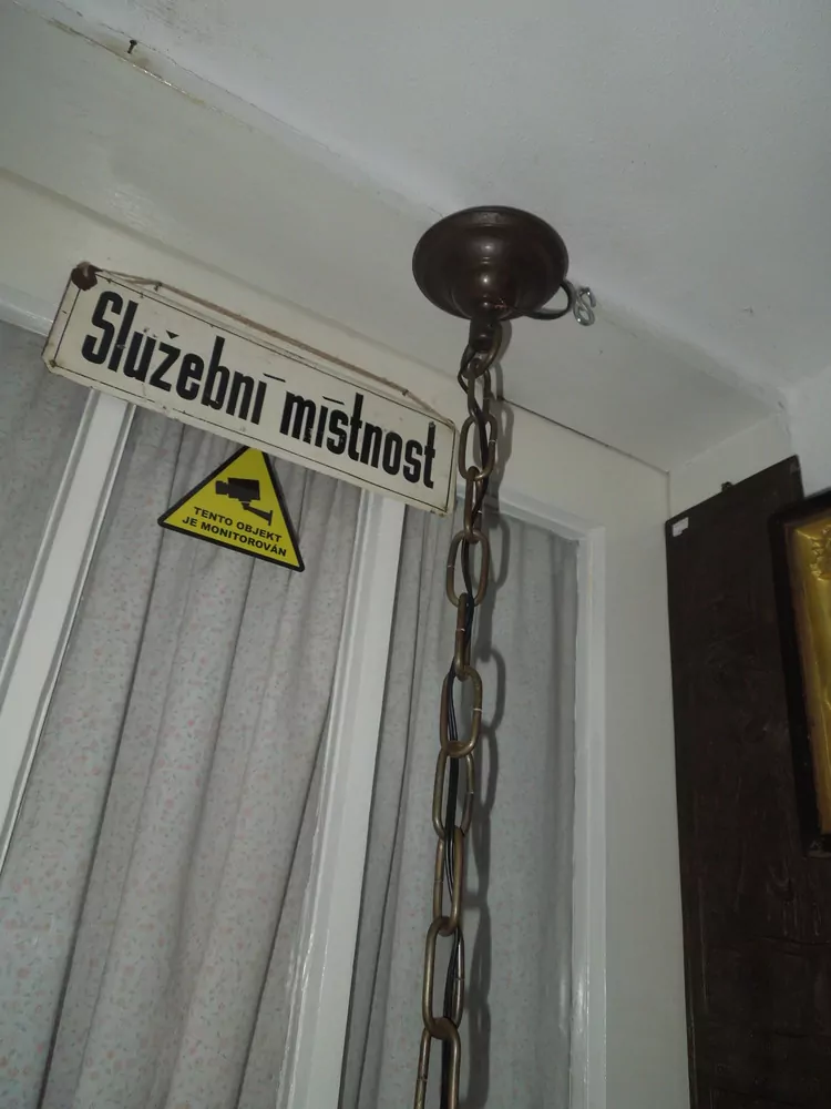 KRÁSNÝ MOSAZNÝ LUSTR 3 stínidla