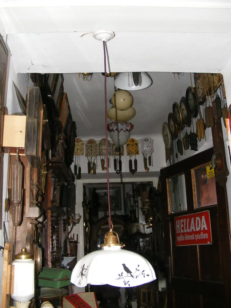 STARÝ LUSTR STÍNÍTKO