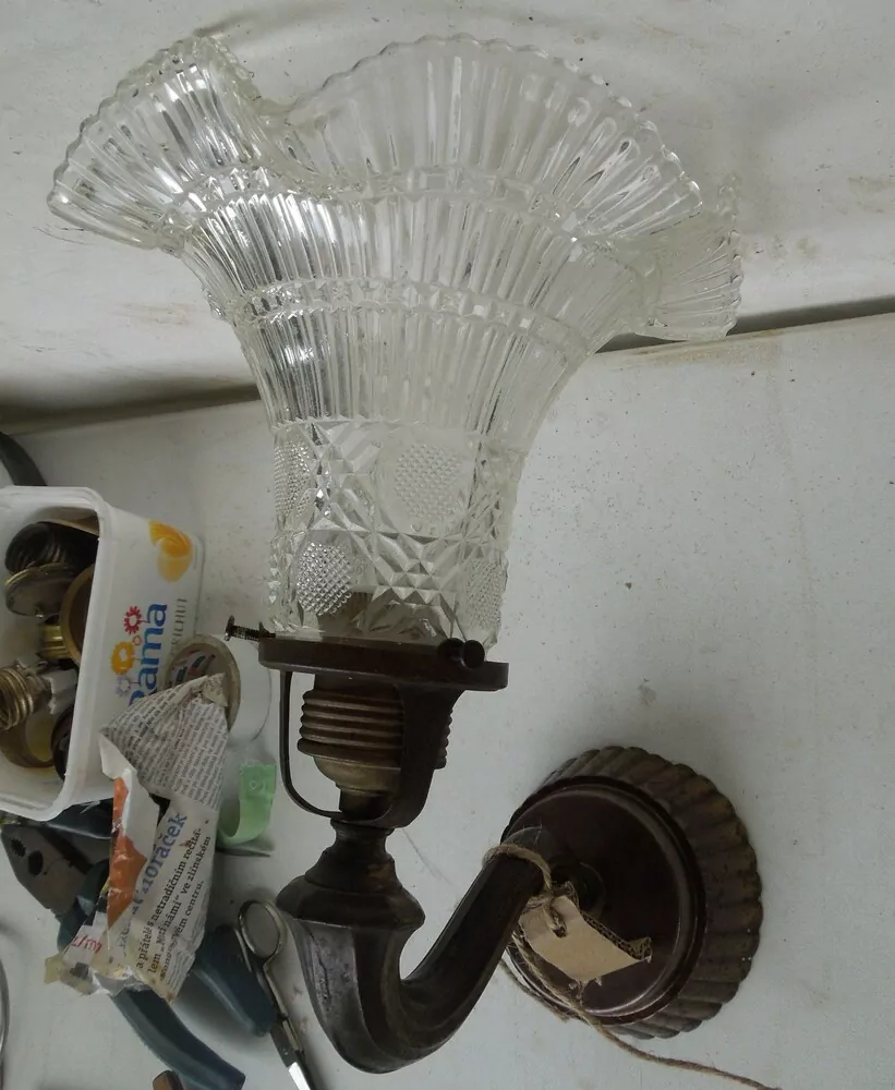 LAMPA NÁSTĚNNÁ LAMPIČKA