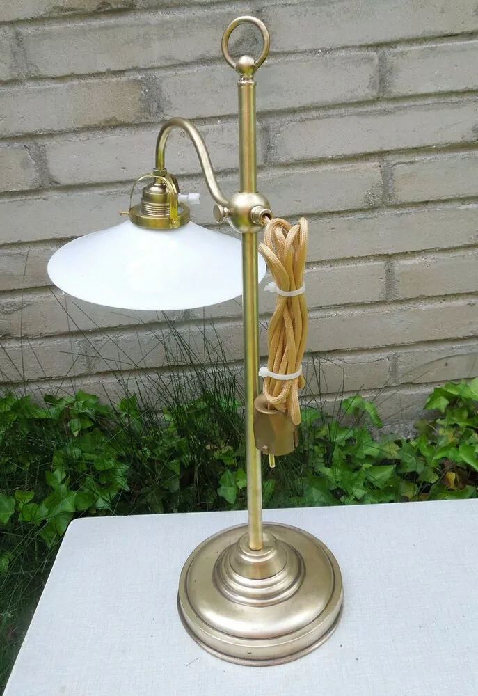 STAROŽITNÁ STOLNÍ  LAMPA LAMPIČKA 