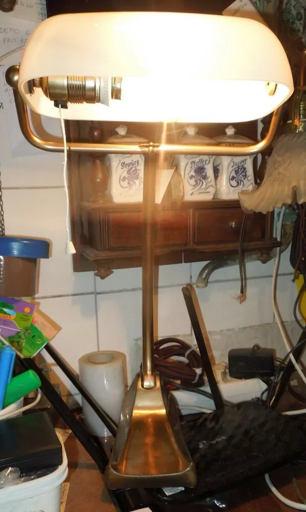 STAROŽITNÁ STOLNÍ LAMPA ELEKTRICKÁ BANKÉŘKA