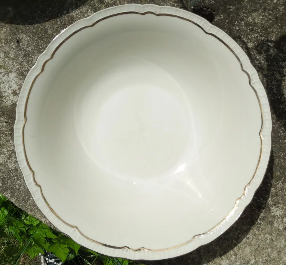 PORCELÁNOVÉ TALÍŘE A MÍSY