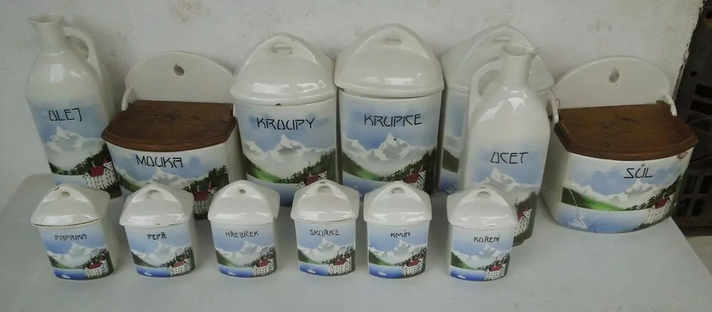 STAROŽITNOST KOŘENKY DOZY LABUŤ