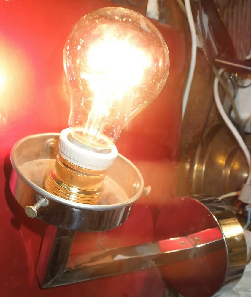 Chromovaná lampička chrom  nástěnná lampa