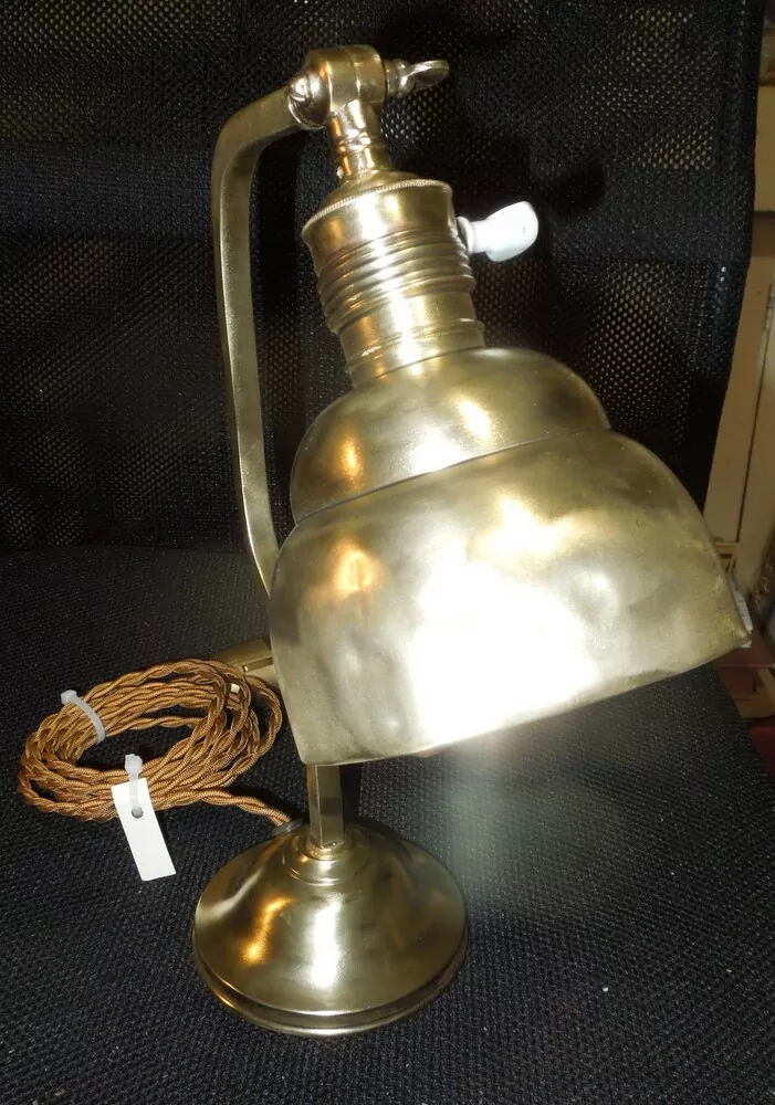 STAROŽITNÁ MOSAZNÁ STOLNÍ LAMPA ELEKTRICKÁ