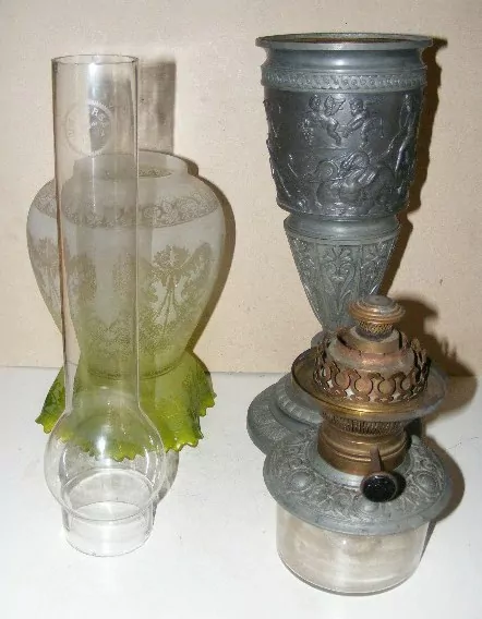 STAROŽITNÁ PETROLEJOVÁ LAMPA , PETROLEJKA 