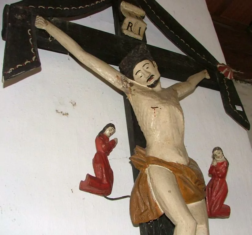DŘEVOŘEZBA JEŽÍŠ KŘÍŽ LIDOVKA Kristus Marie ?