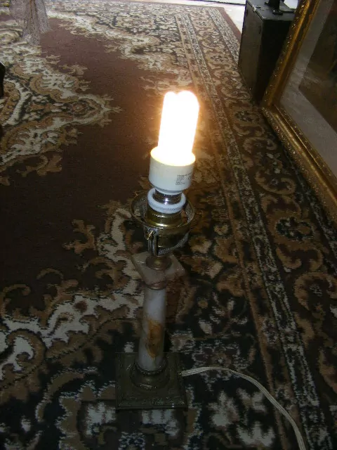 LAMPIČKA STOLNÍ ELEKTRICKÁ