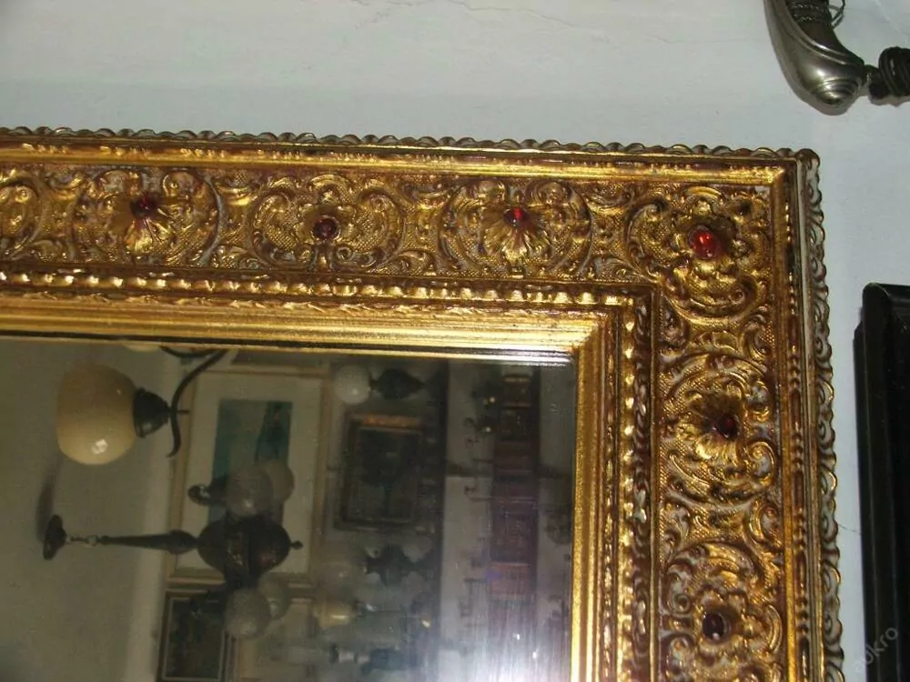 STAROŽITNÉ ZRCADLO
