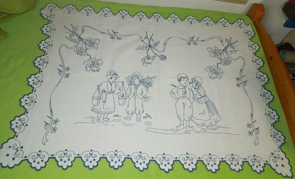 OZDOBNÉ PLÁTNO DO KUCHYŇKY (UBRUS)