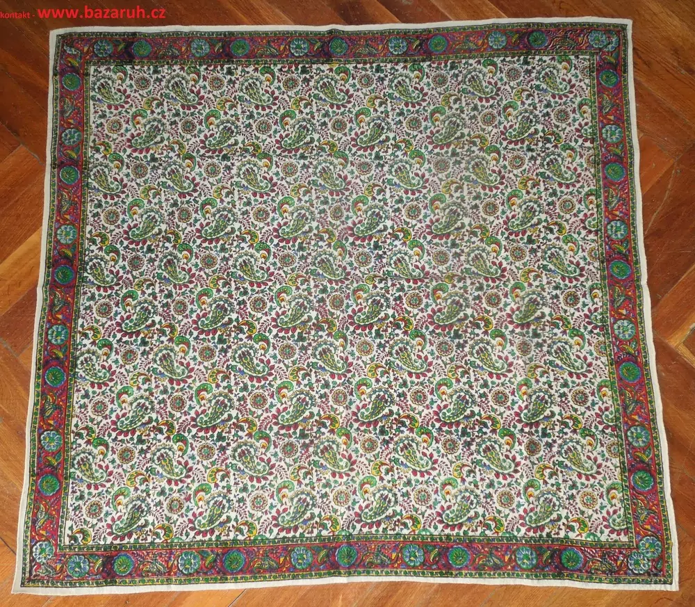 KROJ ŠÁTEK KE KROJI KAŠMÍROVÝ 90 X 83 CM