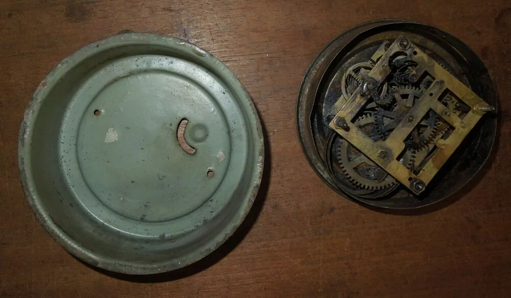 STAROŽITNOST HODINY KUCHYŇSKÉ PORCELÁNKY , PORCELÁNOVÉ NA ZEĎ MODRÉ JABLKA