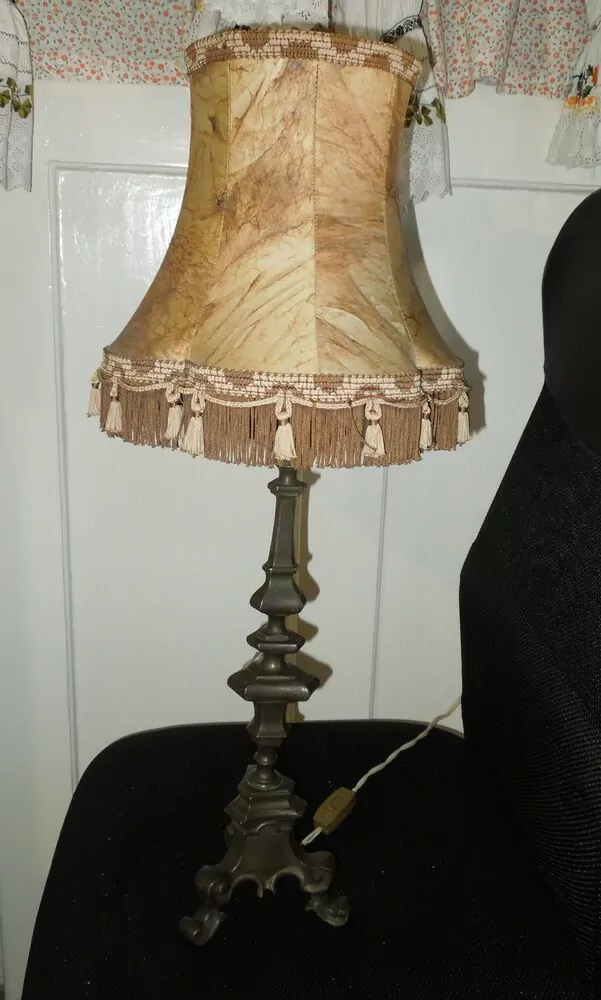 STOLNÍ LAMPA  MOSAZNÁ