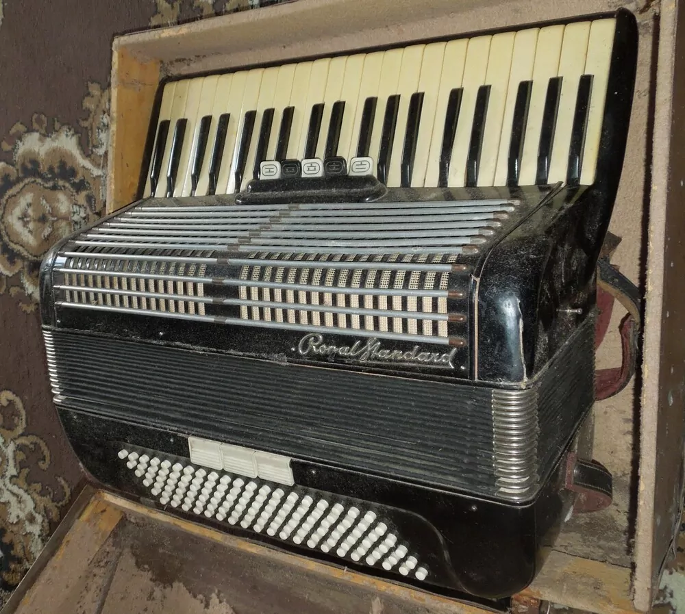  Harmonika Royal Standard