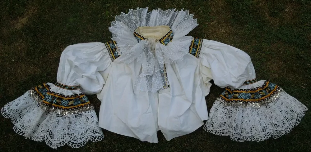 KROJ RUKÁVCE DÁMSKÉ KE KROJI ,,KORYTNÁ"