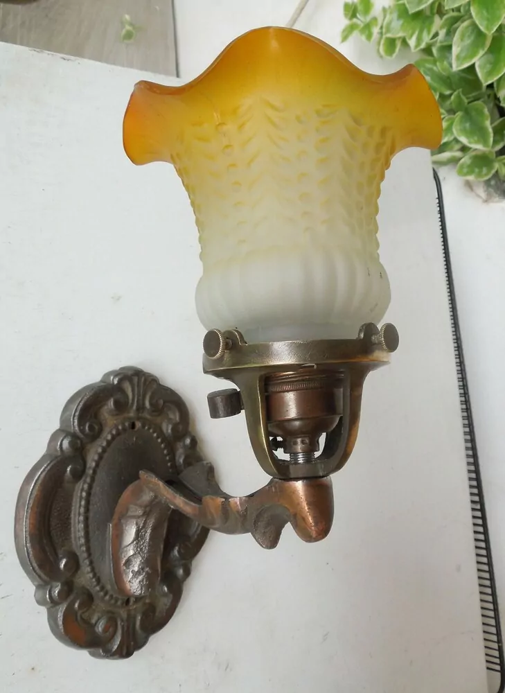 STAROŽITNÁ NÁSTĚNNÁ LAMPA 1 KS