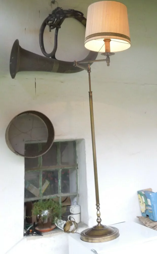 LAMPA STOJACÍ PODLAHOVÁ POLOHOVATELNÁ