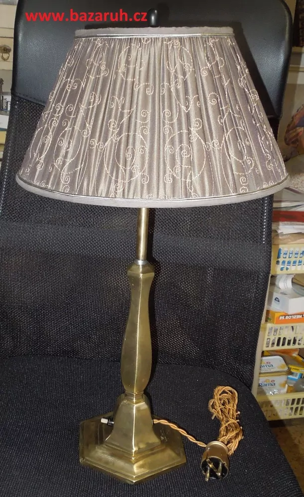 STAROŽITNÁ LAMPA STOLNÍ