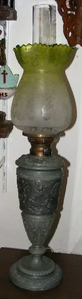 STAROŽITNÁ PETROLEJOVÁ LAMPA , PETROLEJKA 