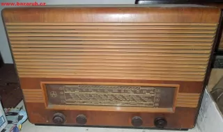 Staré rádio Tesla 605A