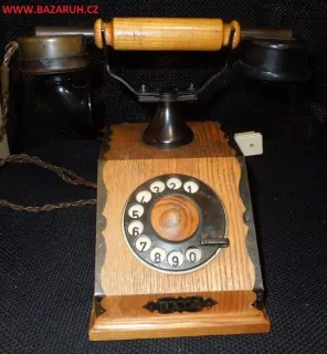TELEFON TESLA NA DEKORACI