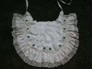 KROJ ZÁSTĚRA BÍLÝ BROKÁT