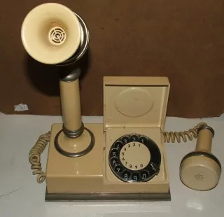 TELEFON PĚKNÁ DEKORACE 