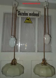 STAHOVACÍ LUSTR STÍNÍTKO STAHOVAČKA 2 KS STEJNÉ