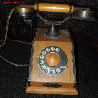 STAROŽITNÝ TELEFON PĚKNÁ DEKORACE