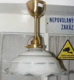 KRÁTKÝ LUSTR