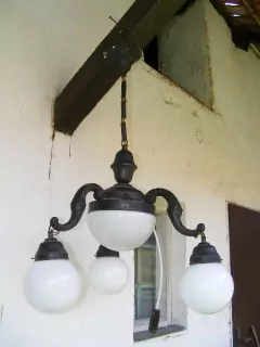  MOSAZNÝ LUSTR 4 stínidla