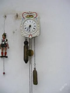 HODINY PORCELÁNKY , PORCELÁNOVÉ NA ZEĎ STAROŽITNÉ 